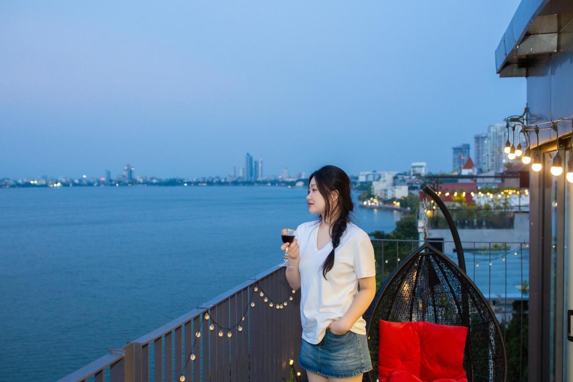 Lake View Hotel Ханой Екстериор снимка